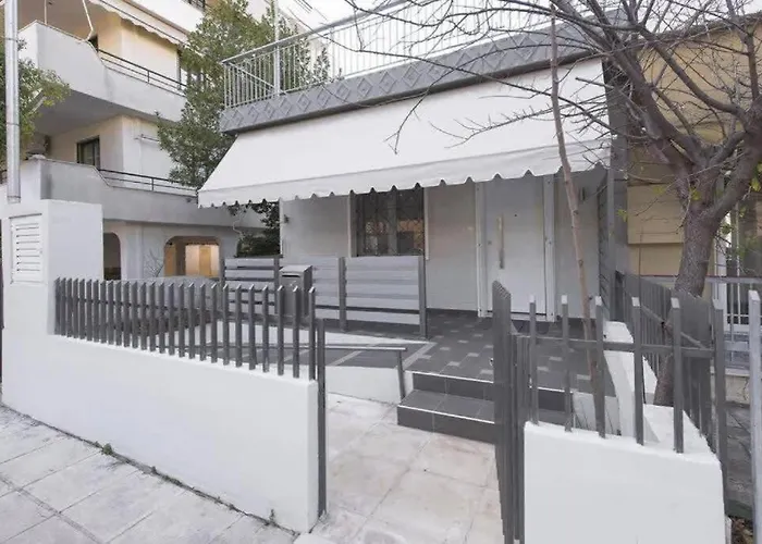 Modern Fully-Equipped House, 5 Min Walk From Metro
