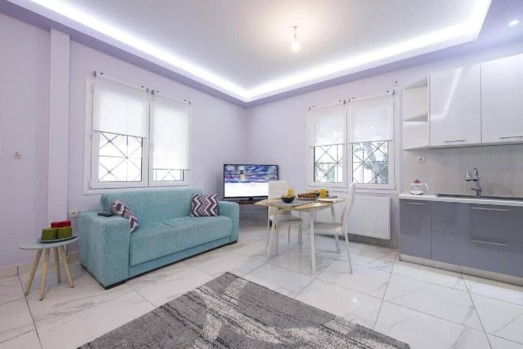 Modern Fully-equipped House, 5 Min Walk From Metro Vakantiehuis *