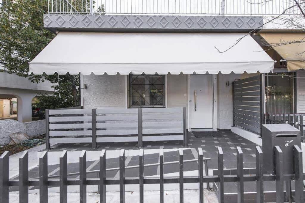 Vakantiehuis Modern Fully-equipped House, 5 Min Walk From Metro *