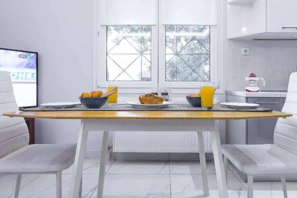 Modern Fully-equipped House, 5 Min Walk From Metro Holiday home Athens